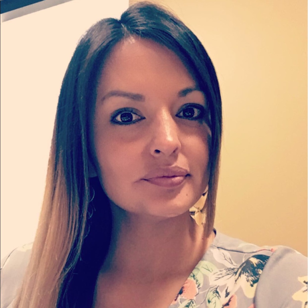 Meet your Posher, Whitney