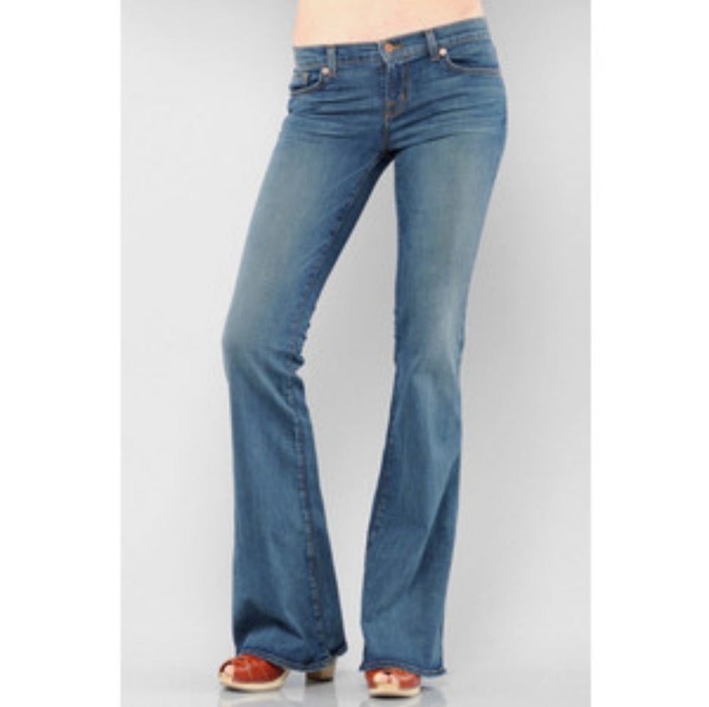 J Brand Babe Flare Jeans in Tawny. Size 25.