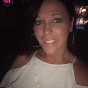 Meet your Posher, Rena