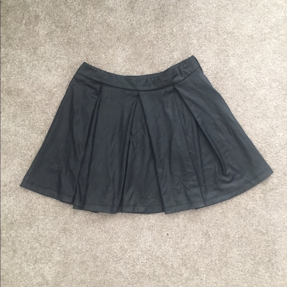 Pleated skirt