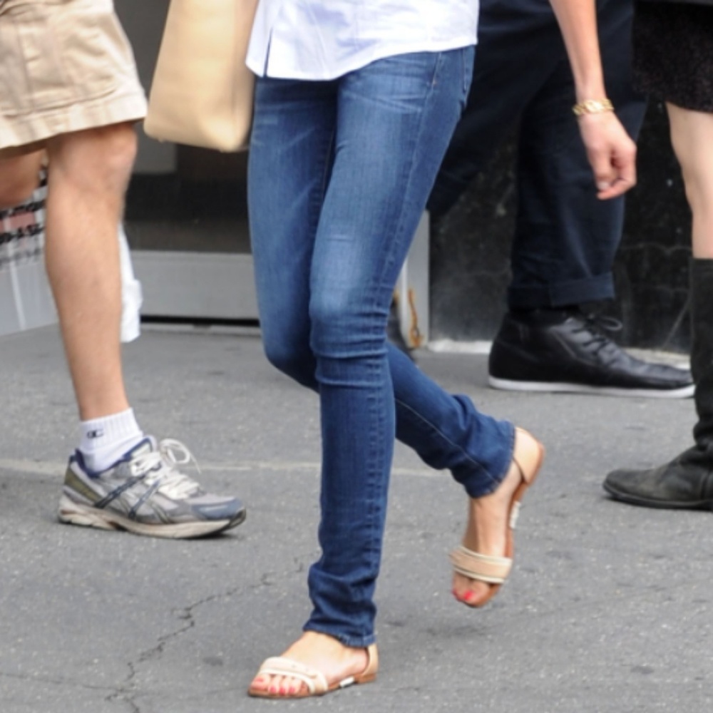 J Brand pencil leg jeans in Moxie. Size 25.
