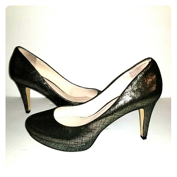 Vince Camuto Shoes - Vince Camuto Round Toe Leather Black Heels Sz 9.5