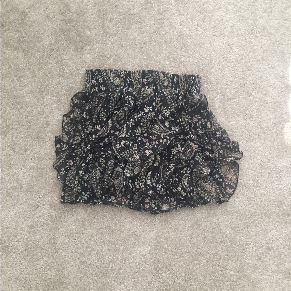 Ruffle skirt