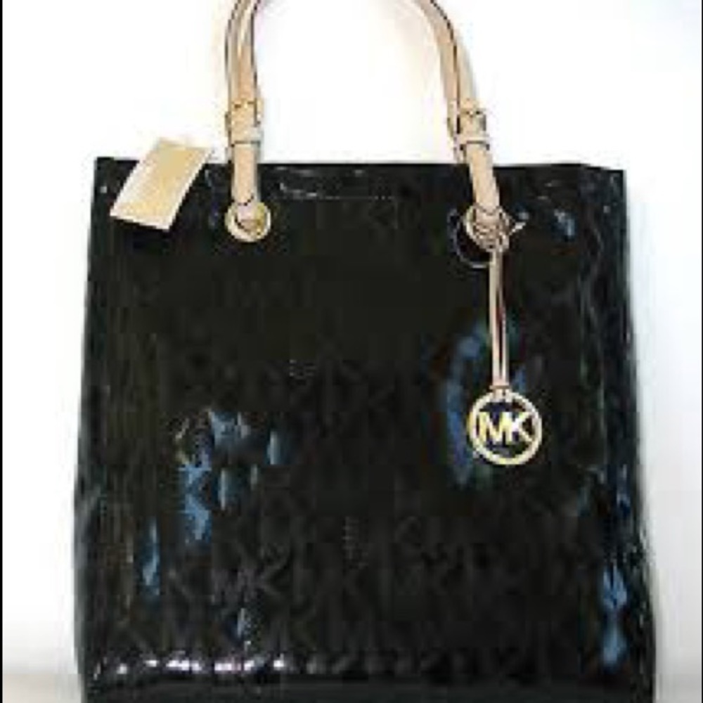 Micheal Kors tote used