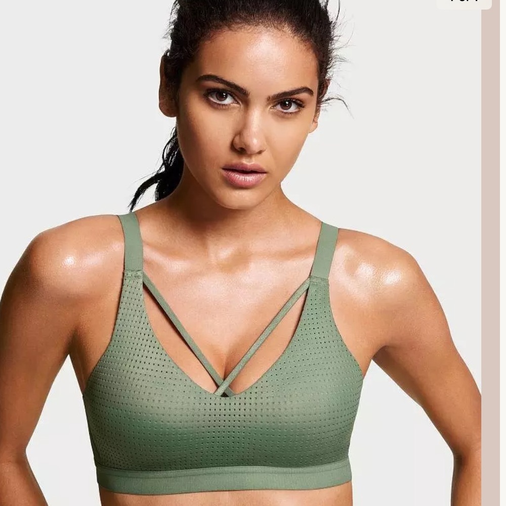 BRAND NEW! LIGHTWEIGHT BY VICTORIA SPORT BRA SZ34A