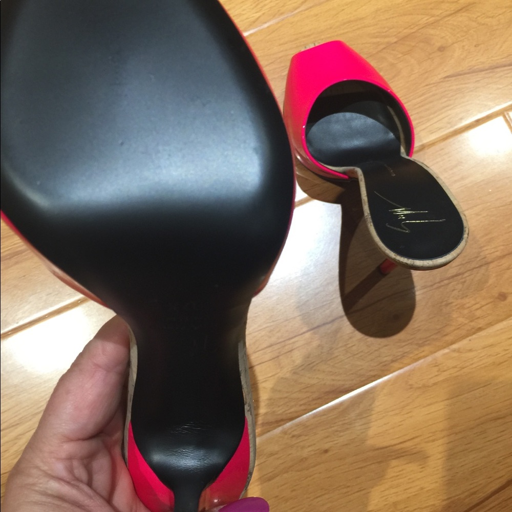 Shoes - Picture 4 of 7