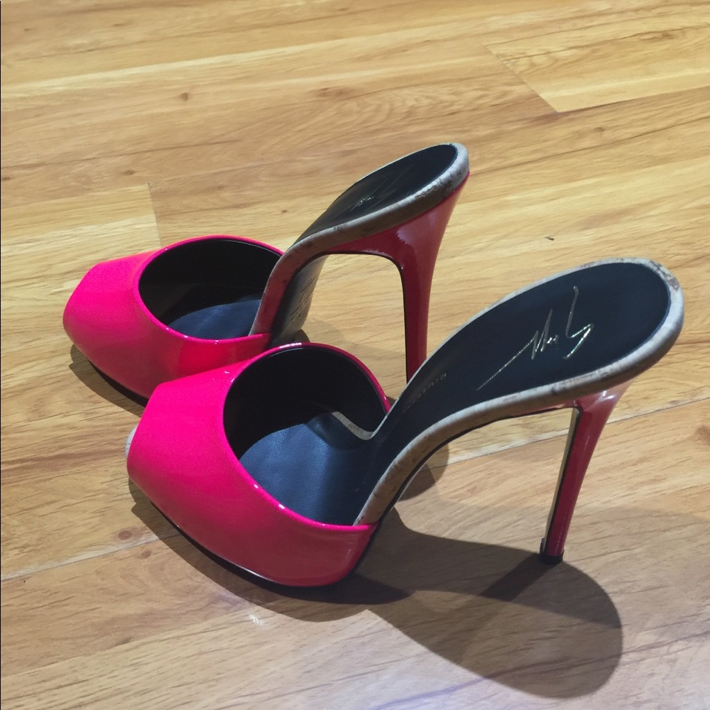Shoes - Picture 5 of 7
