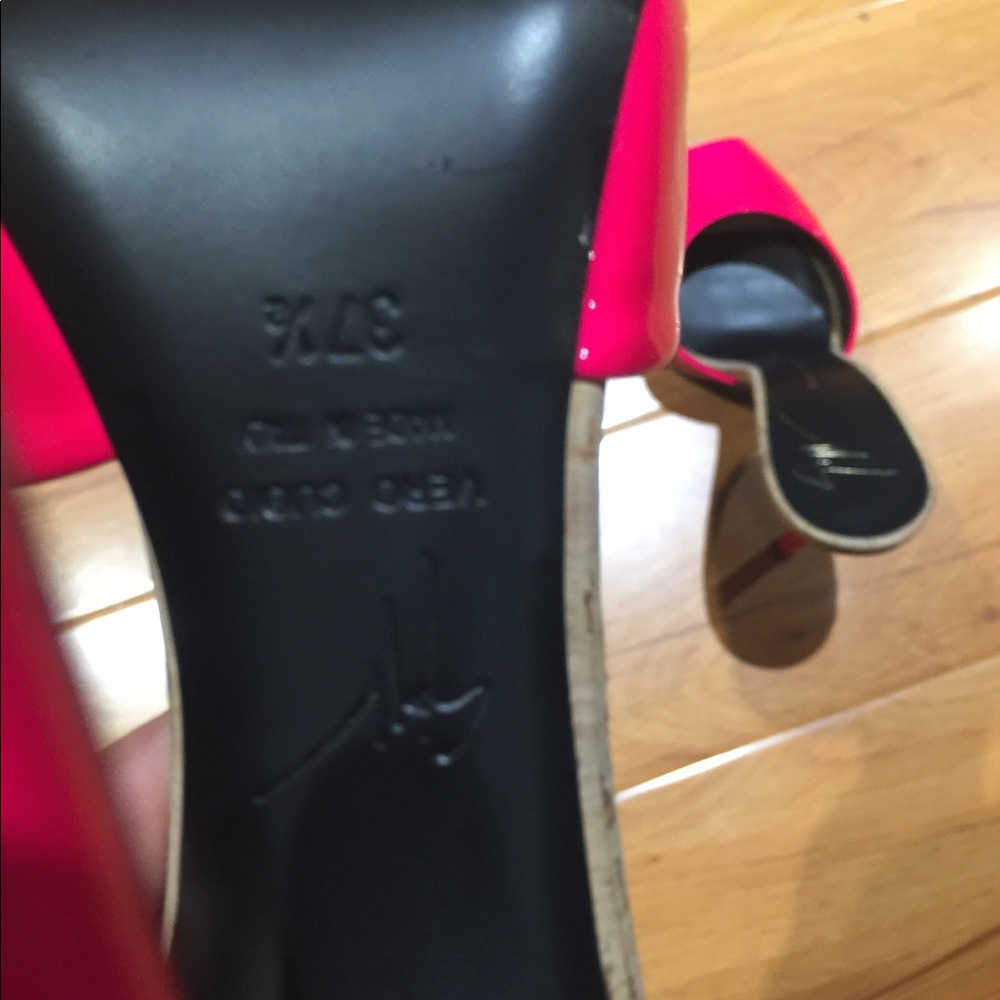Shoes - Picture 6 of 7