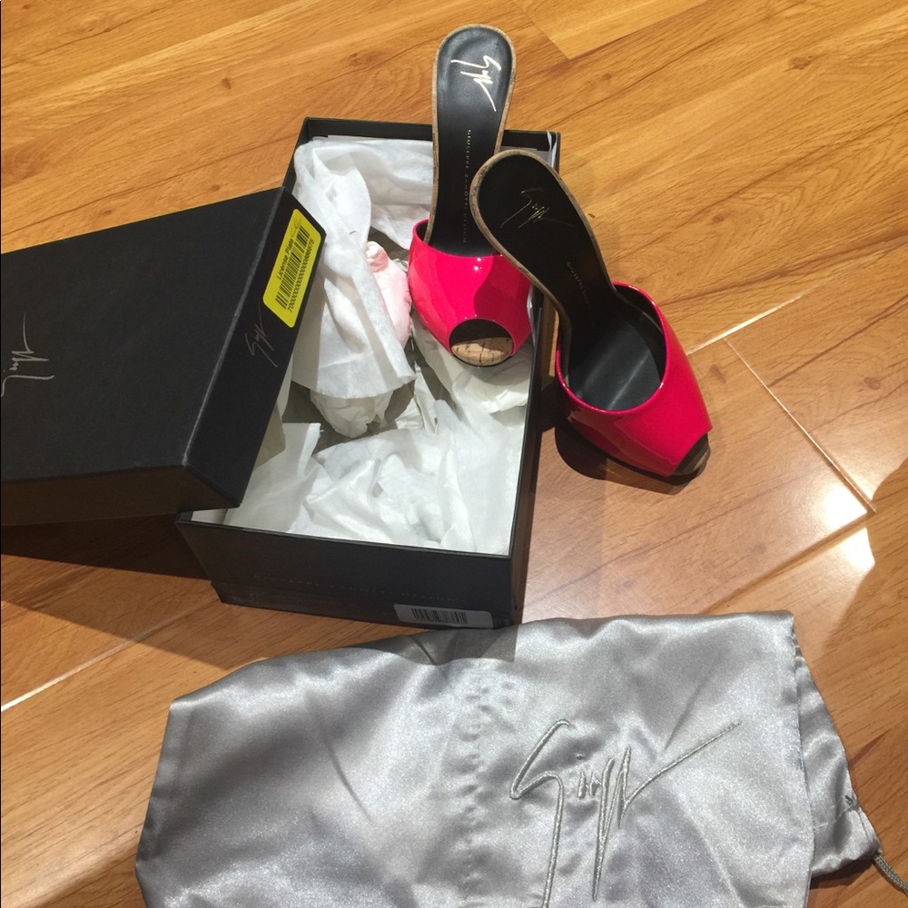 Shoes - Picture 7 of 7
