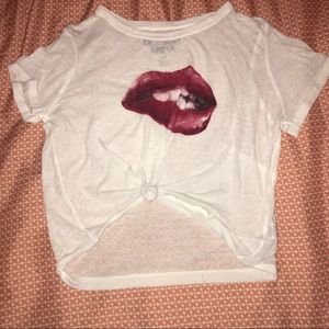 Lip biting tee