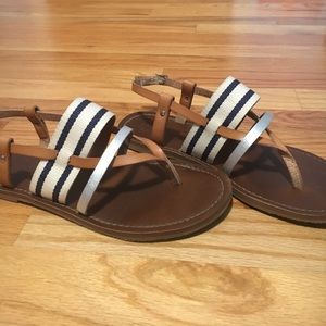 Strappy flip flops!