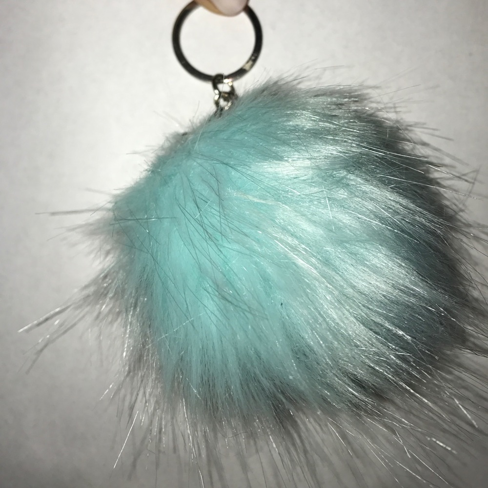 Blue key chain Pom Pom