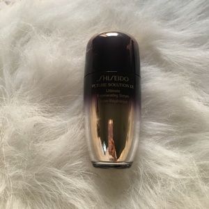 Shiseido FUTURE SOLUTION regenerating serum