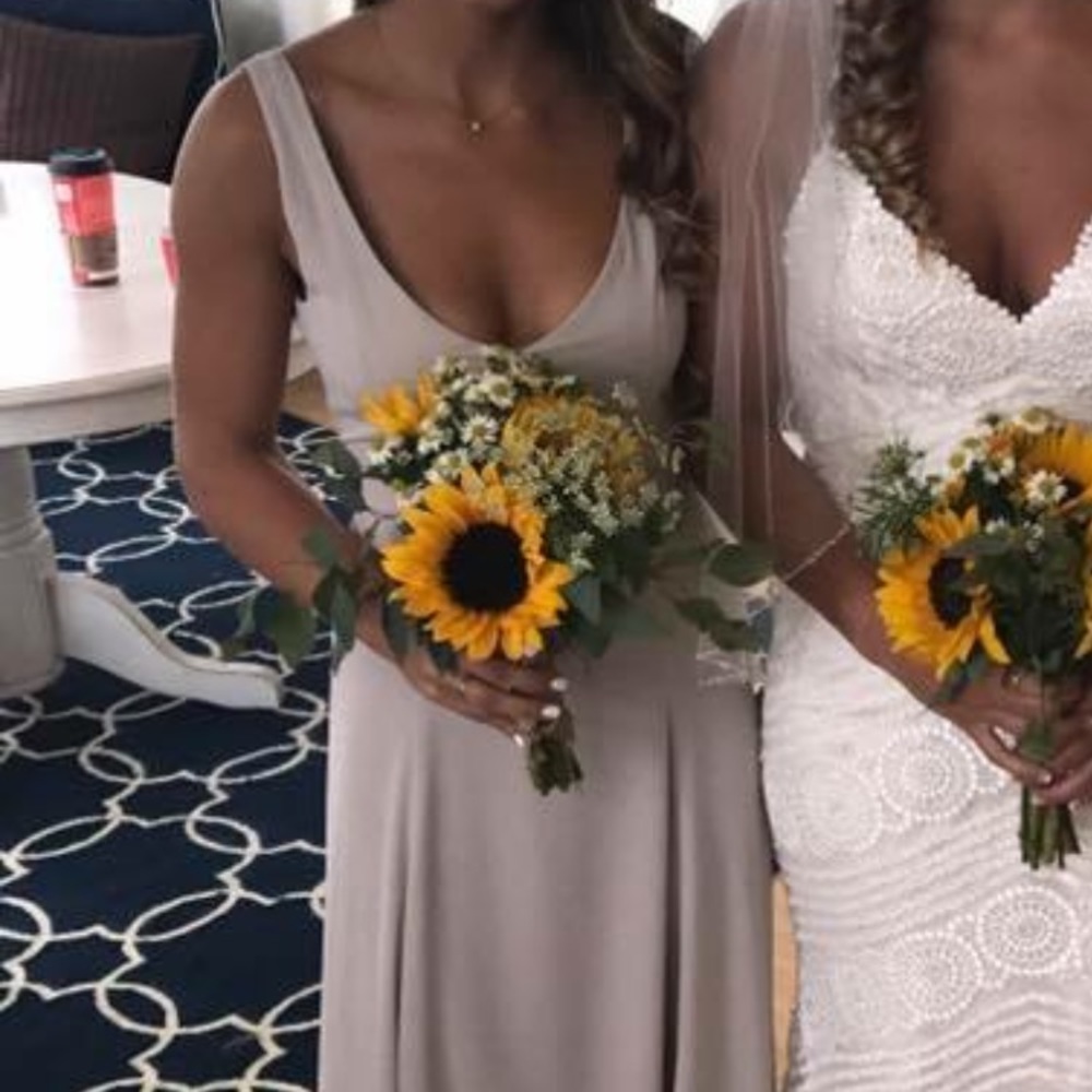 Flattering maxi dress!