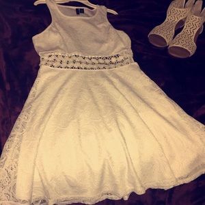 Full Tilt XL white dress (runs small)