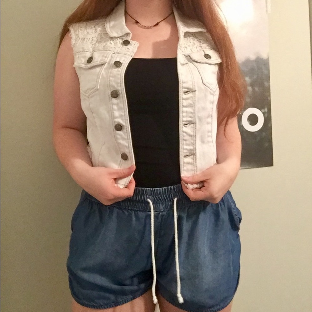 Rue 21 White Jacket Vest