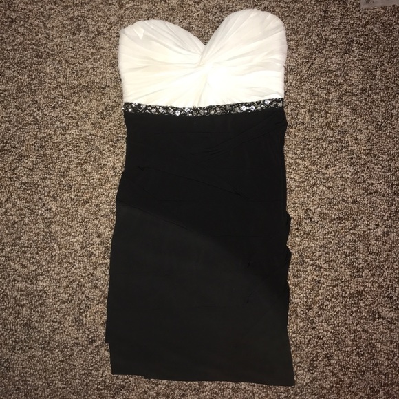 Dress - Picture 1 of 4