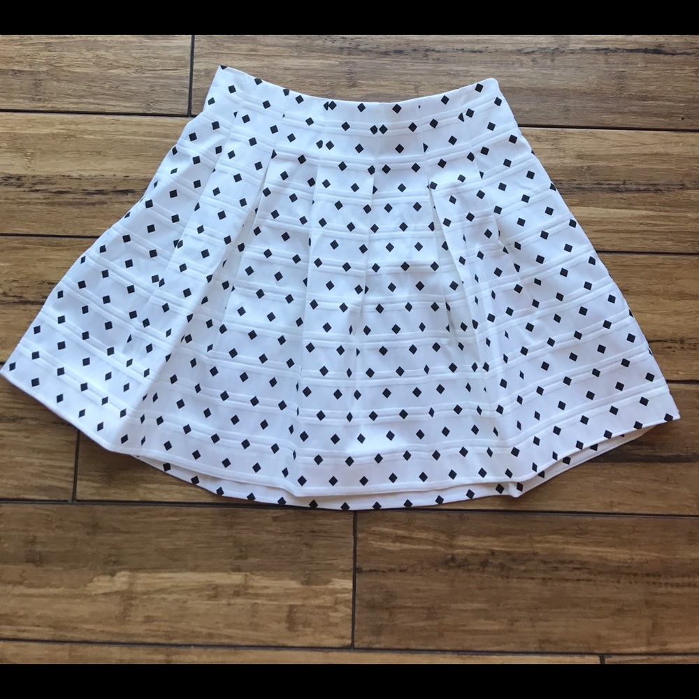 NWOT Banana Republic pleated mini skirt!
