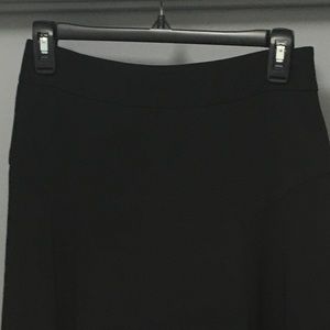Flippy black skirt