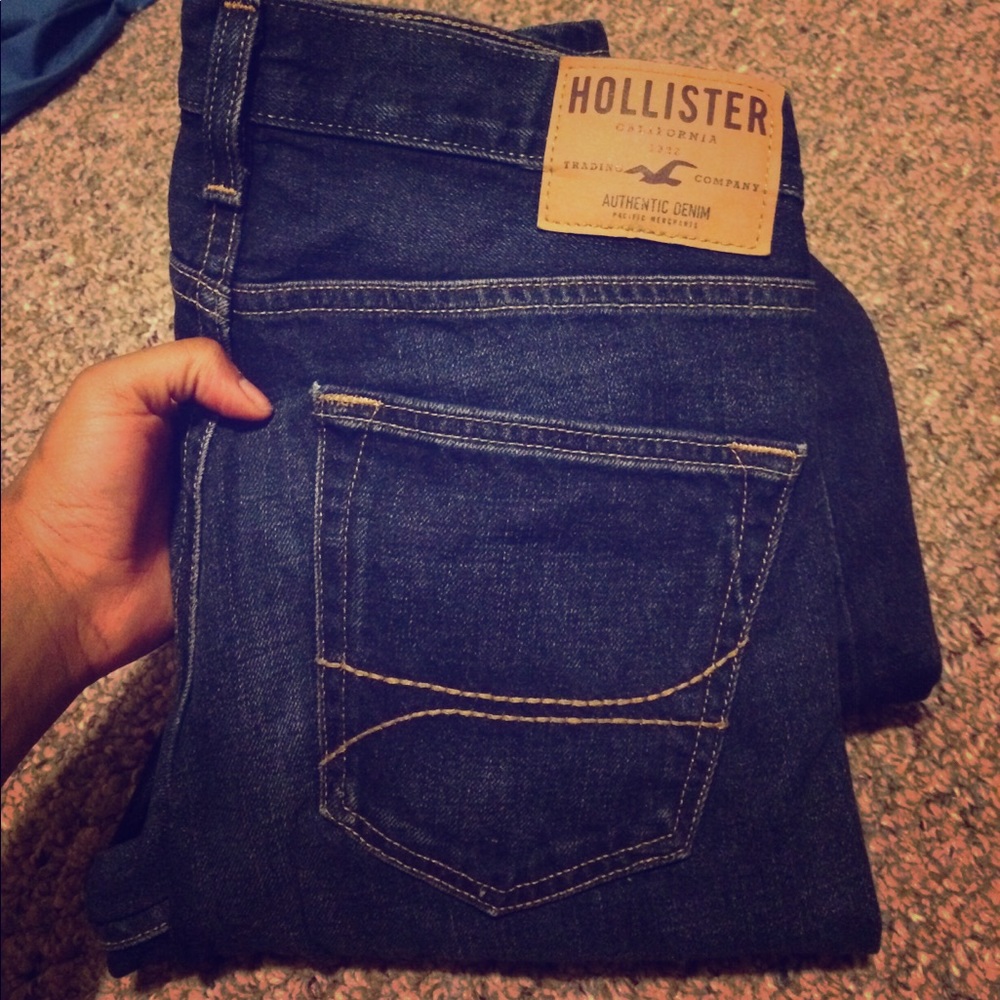 Brand new Hollister Boot Size(30x32)