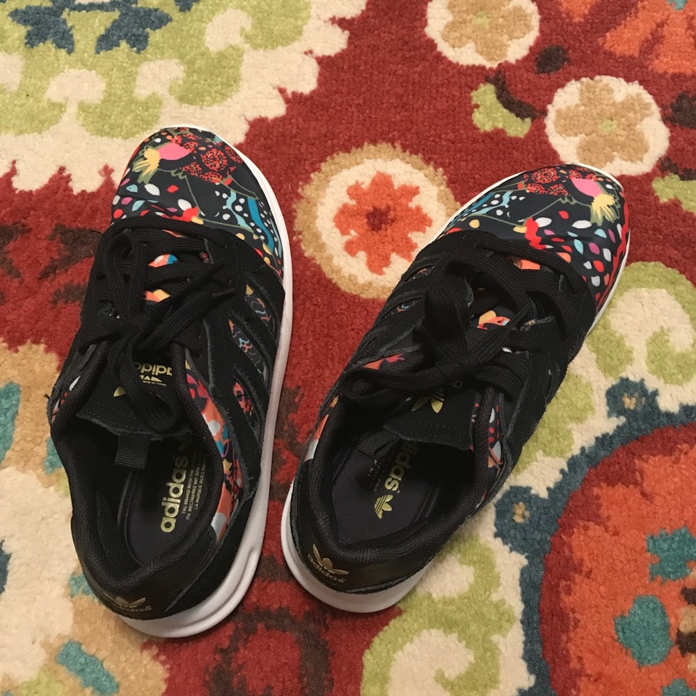 Adidas Tennis Shoes