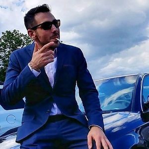 Meet your Posher, Gregory