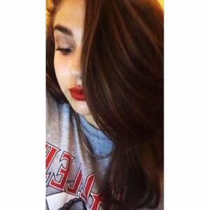 Meet your Posher, Daniela