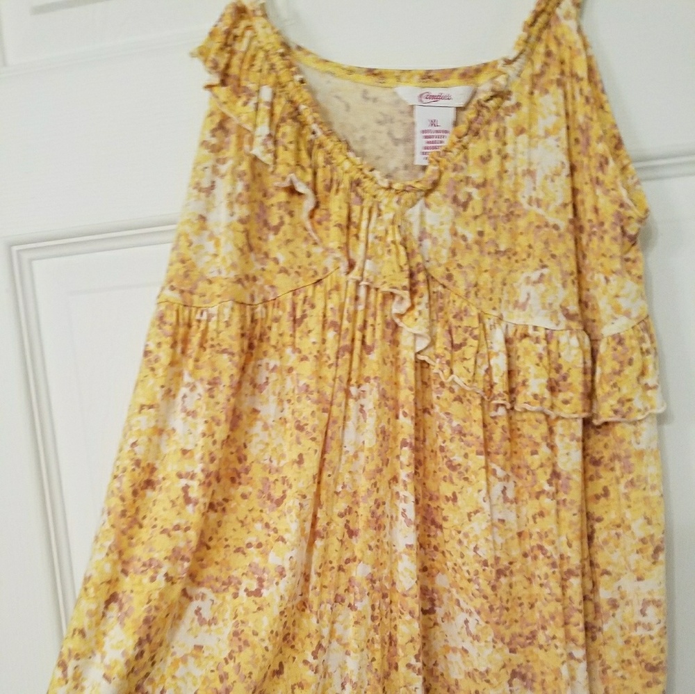 Pretty yellow tank