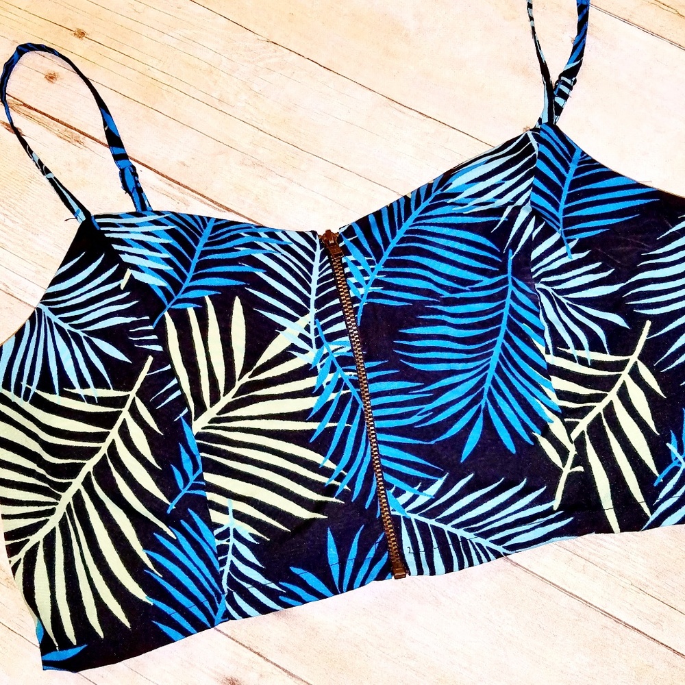 NWT Colorful Tropical Printed Crop Top Sz XL (219)