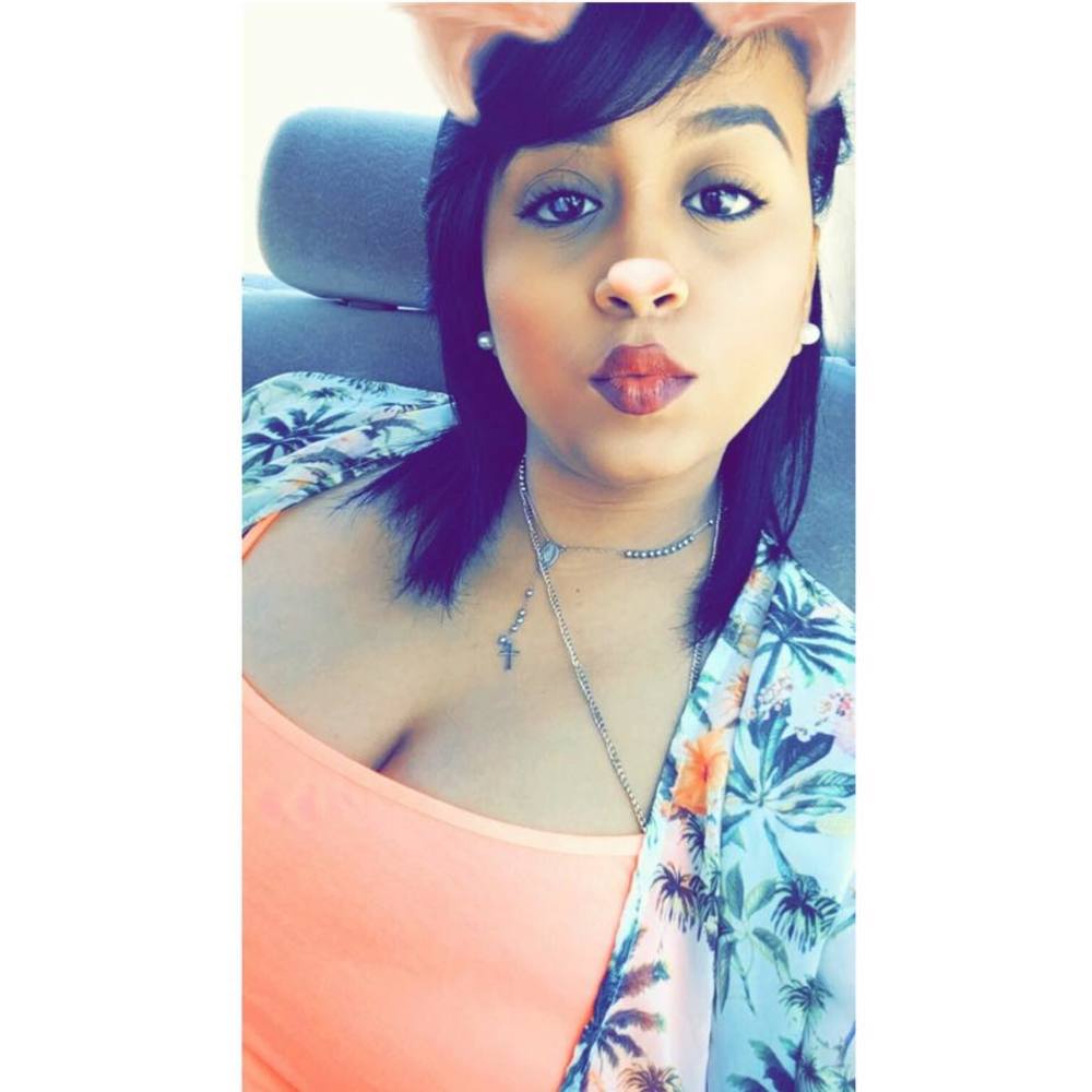 Meet your Posher, Ayaala