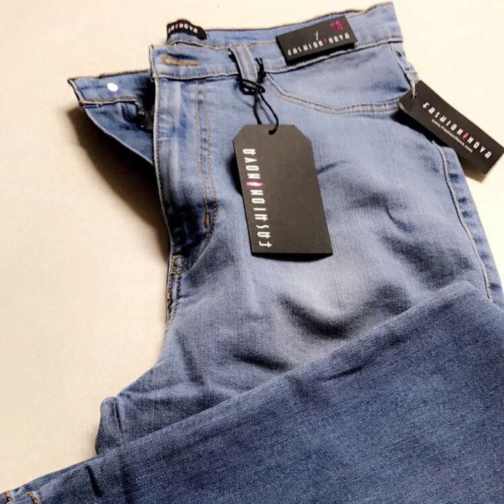 Classic High Waist skinny jeans.