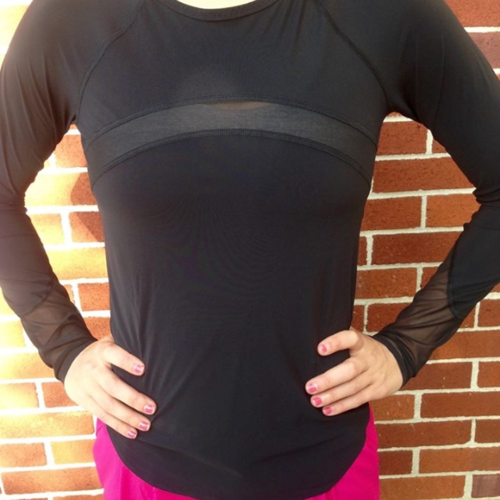 ISO Lululemon Water: Sun Runner LS in Solid Black