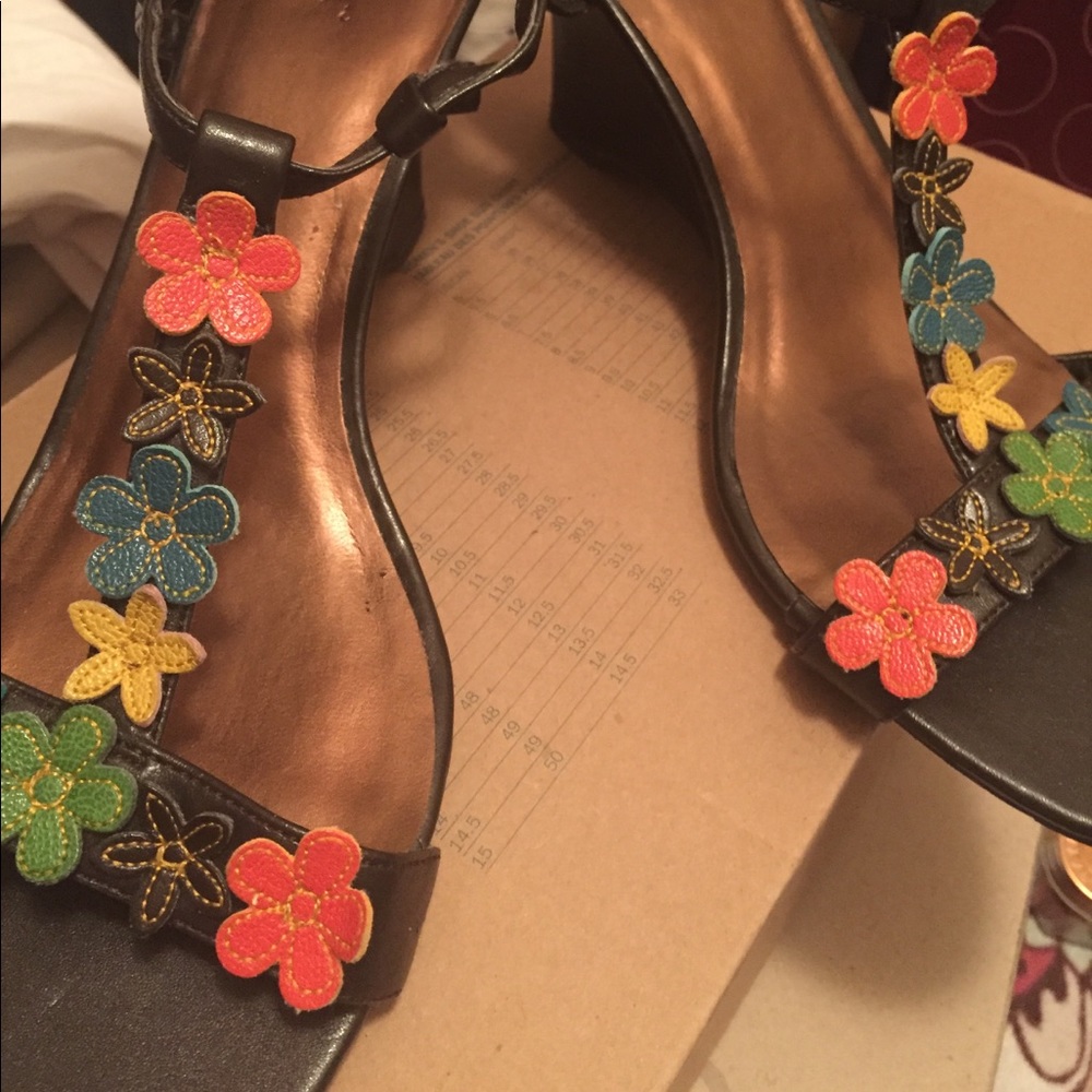 Floral wedge