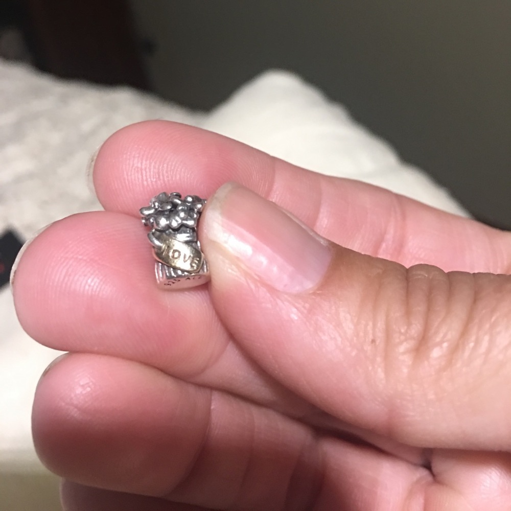 Pandora charm-love bouquet RETIRED