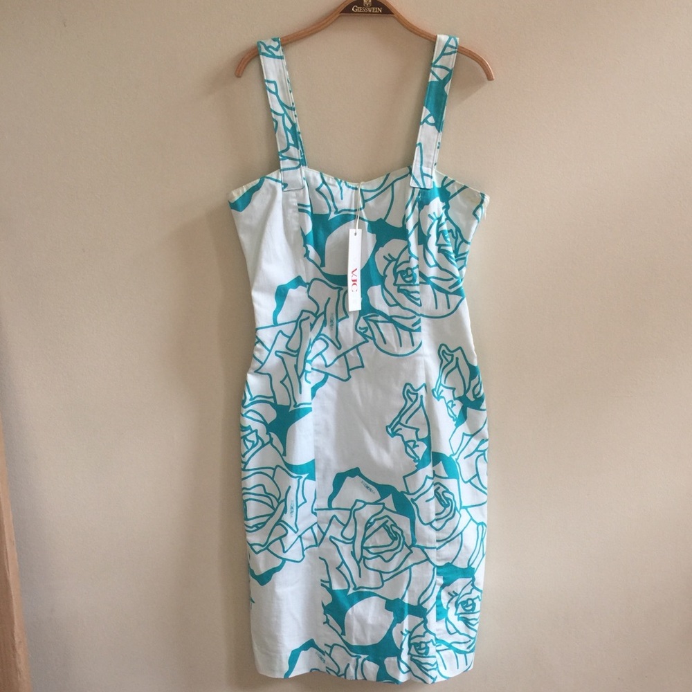 Beautiful fitted dress for brunch wedding or party