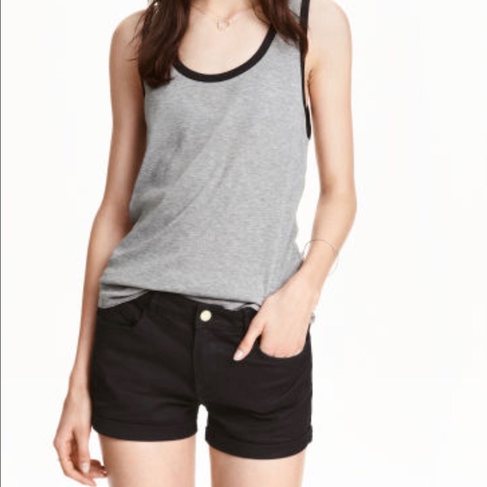 BARELY WORN Black H&M shorts
