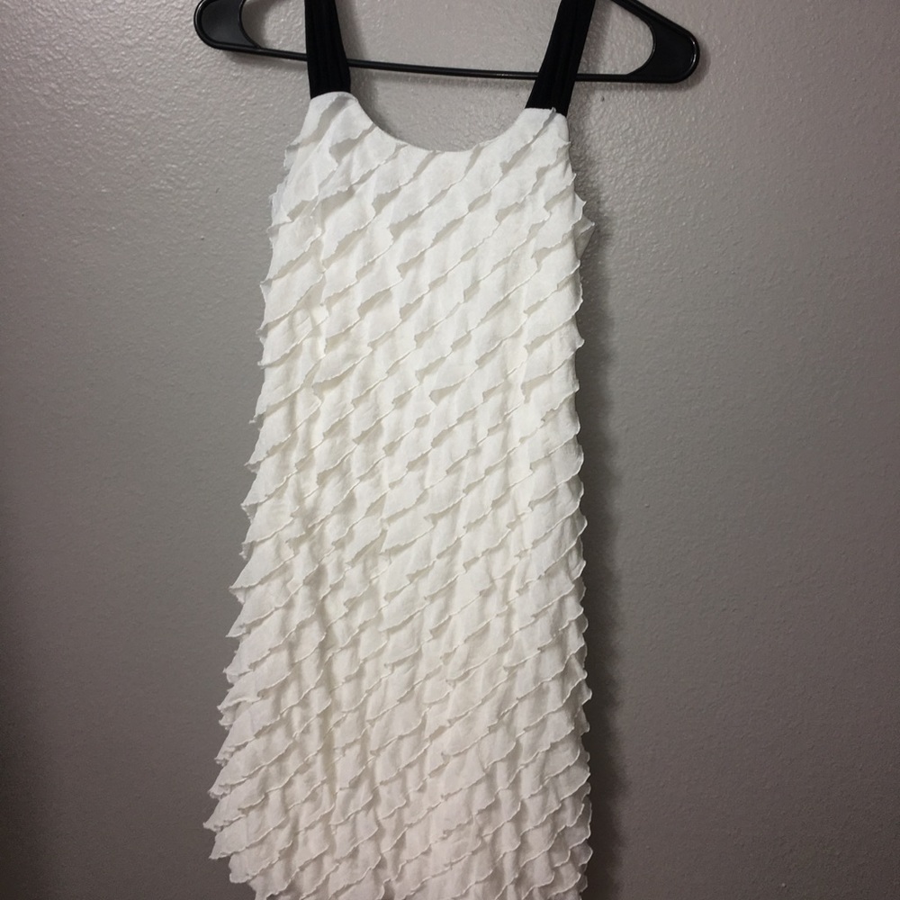 Short ruffled junior dress