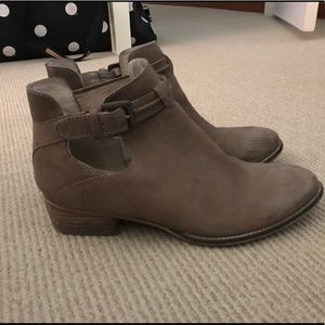 Ankle booties
