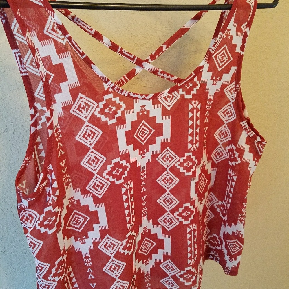 Chloe crop, criss cross tank