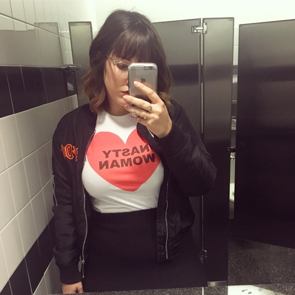 Meet your Posher, Hannah - Picture 2 of 3