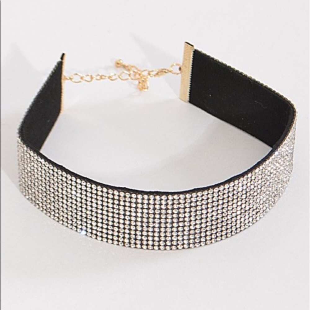 💐NWT Beautiful Crystal Choker, Back Clasp! - Picture 2 of 3