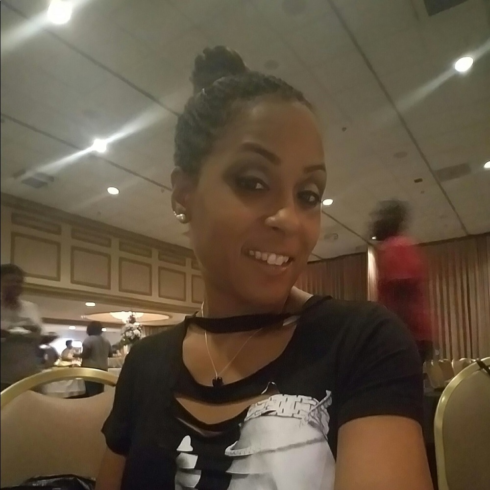 Meet your Posher, Romaine