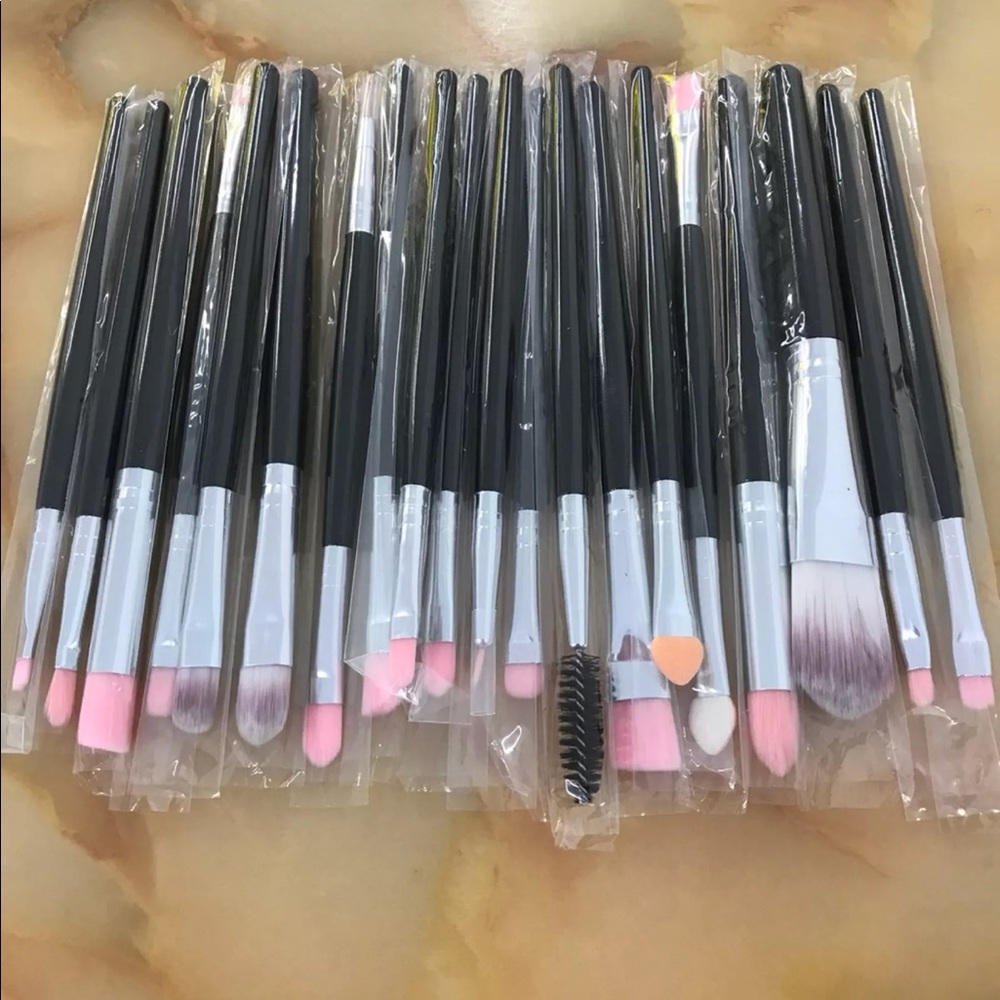 🌹🌹New 20pcs Makeup Brushes Set