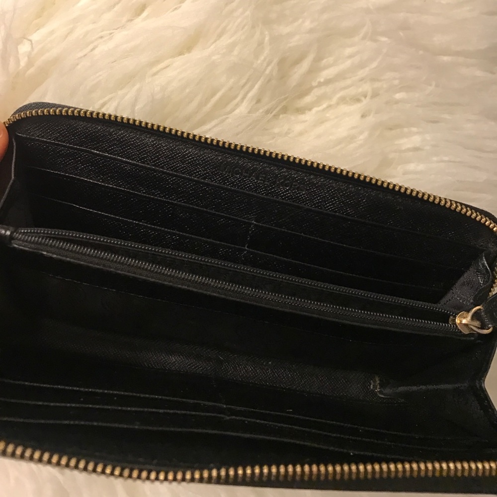 Michael Kors wallet - Picture 4 of 4