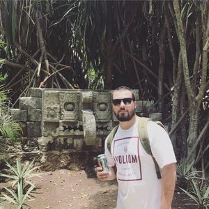 Meet your Posher, Cesar