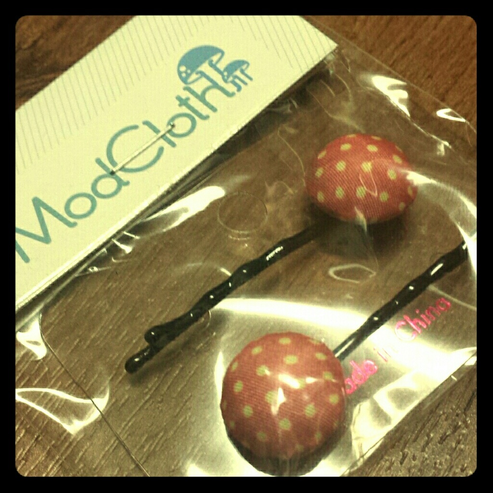 Retro vintage Modcloth polka dot Bobby pins nwot