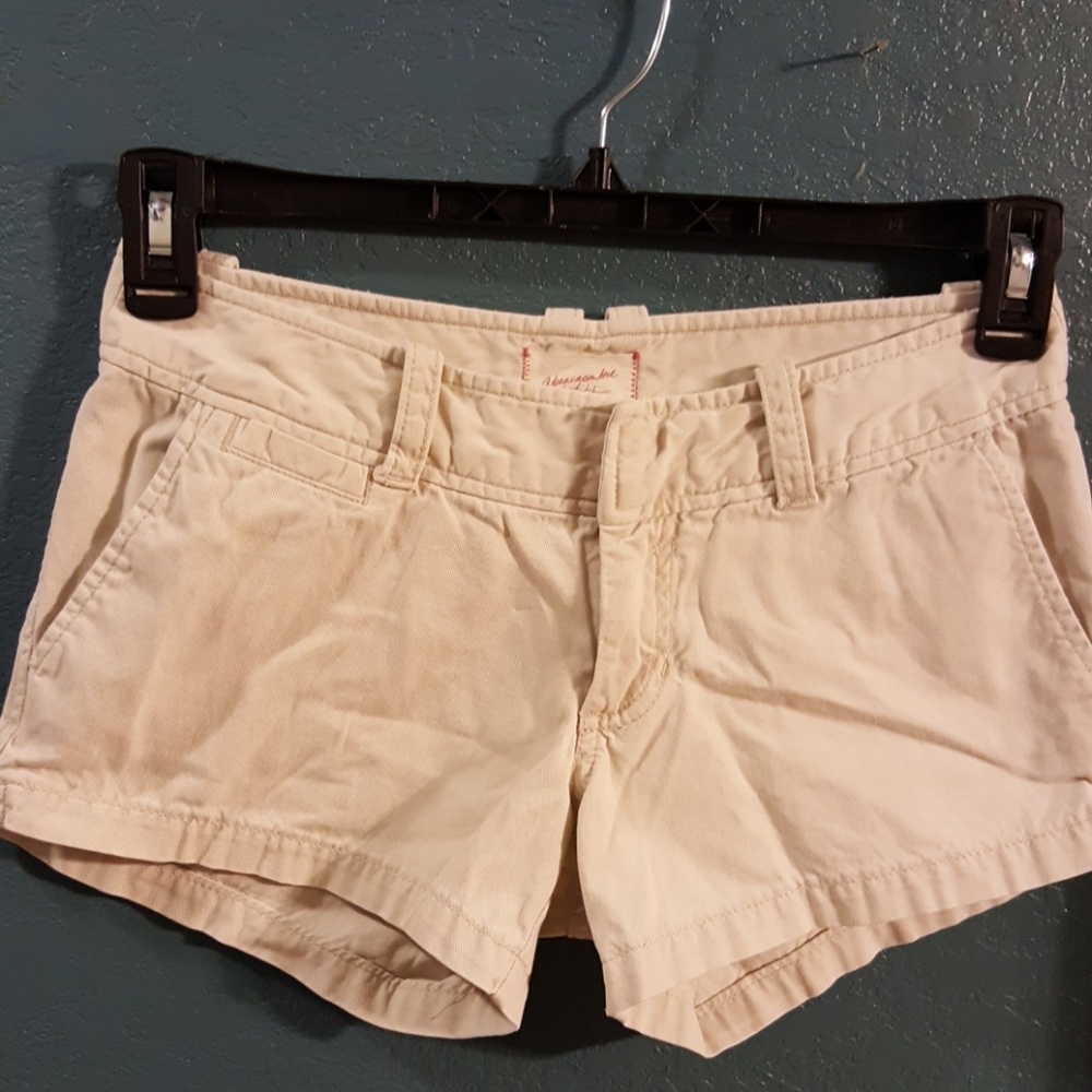 Low rise Khaki shorts