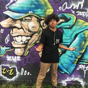 Meet your Posher, Raymond