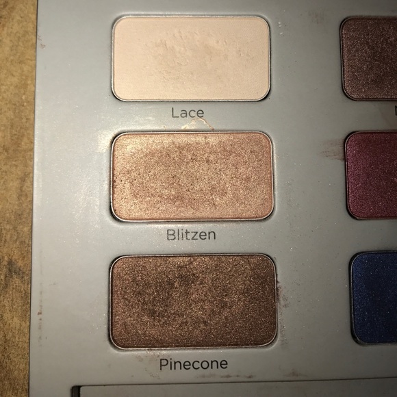 Skylark Cosmetics Snowkissed Cashmere Palette - Picture 3 of 7