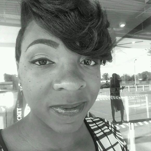 Meet your Posher, Ruthel - Picture 1 of 1